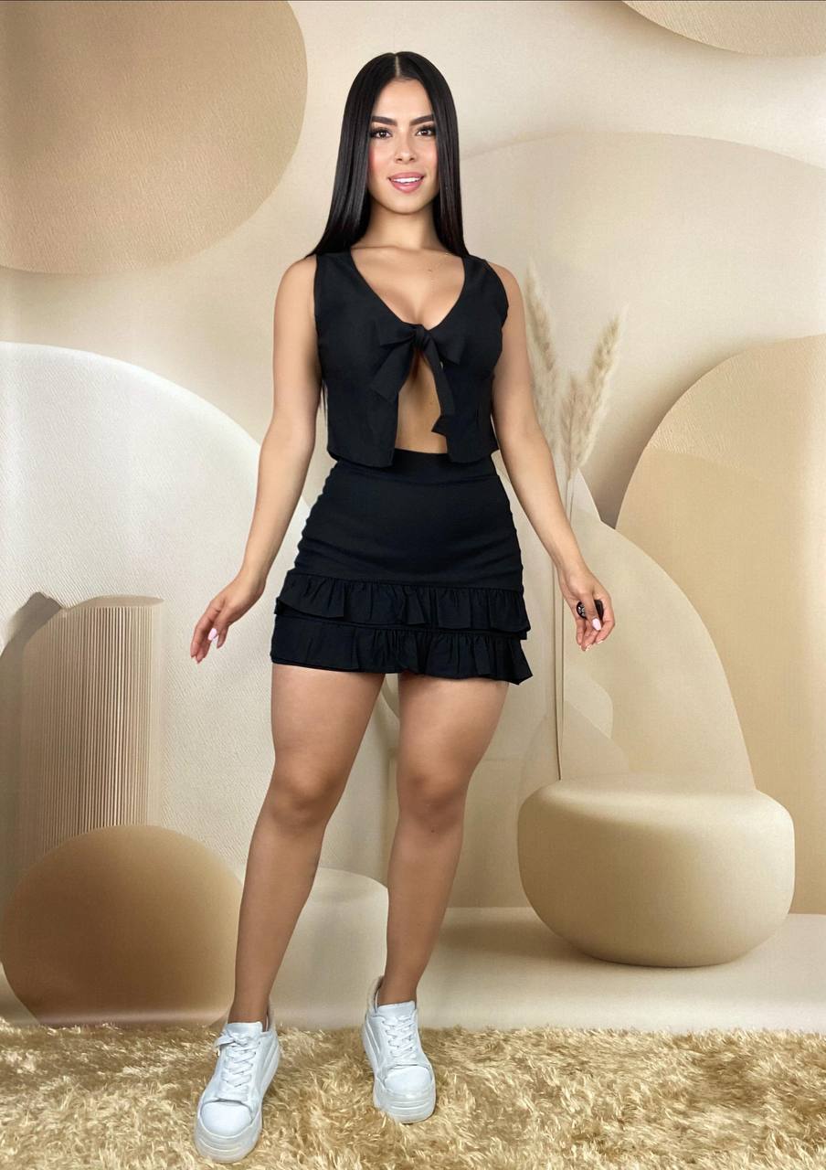 Conjunto blusa y falda short M077
