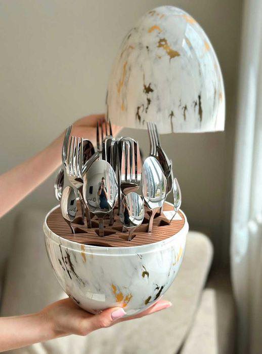CUBIERTOS DE FORMA DE HUEVOS