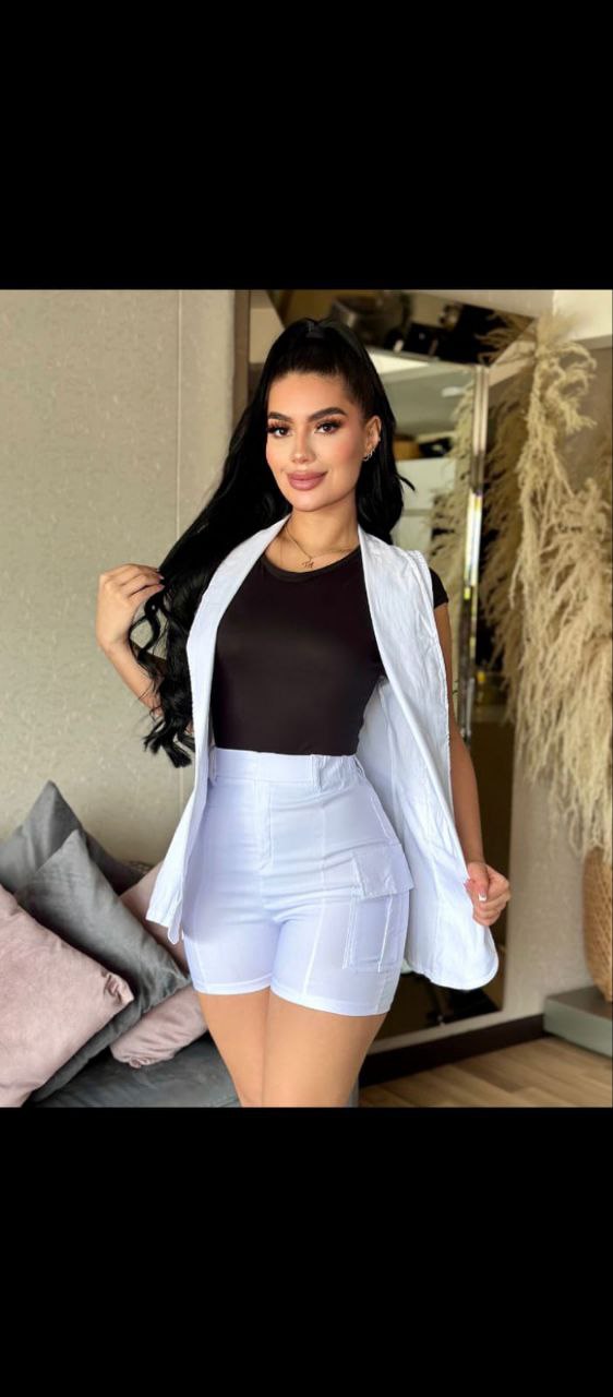 Short camiseta y chaleco largo 2121